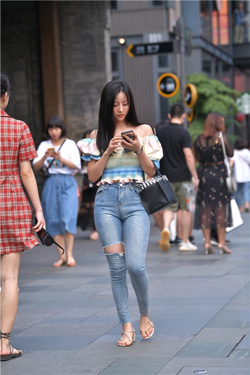 2721203u1tstxqcq.jpg