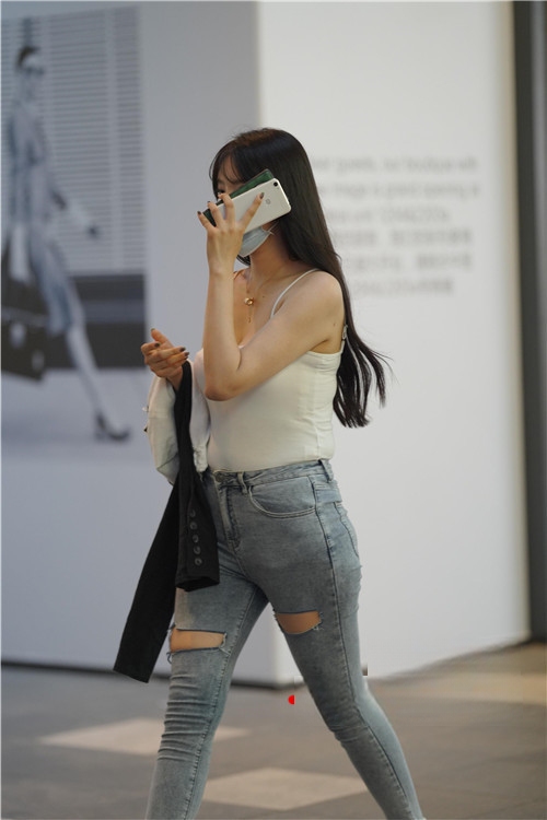 27070bsnmzsa5sih.jpg