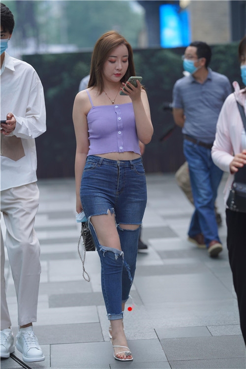 27049a4lwcukxrj1.jpg