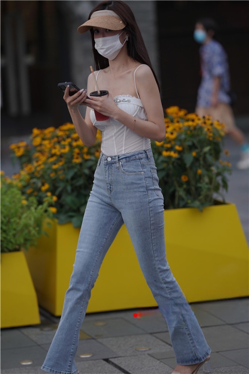 27047gu2yxhd5ahi.jpg