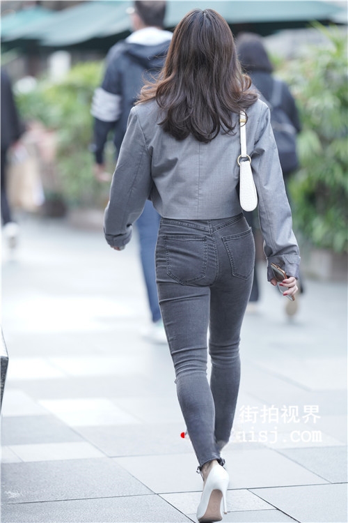 27043hhp3euuyjzp.jpg