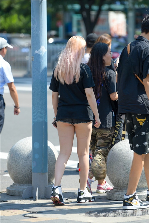 8240bdh3n33xuh3.jpg