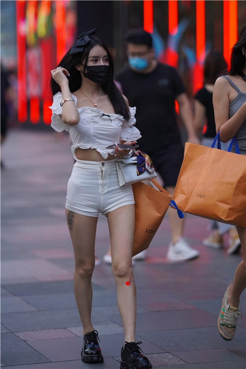 8644trqd20zocd1.jpg