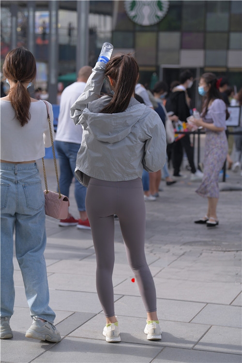 851432sboesyzqg.jpg