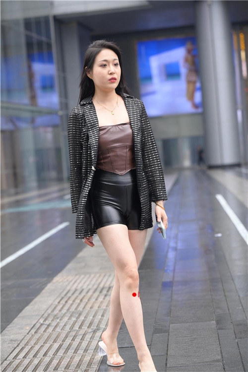10559wqm0rqfrcu1.jpg