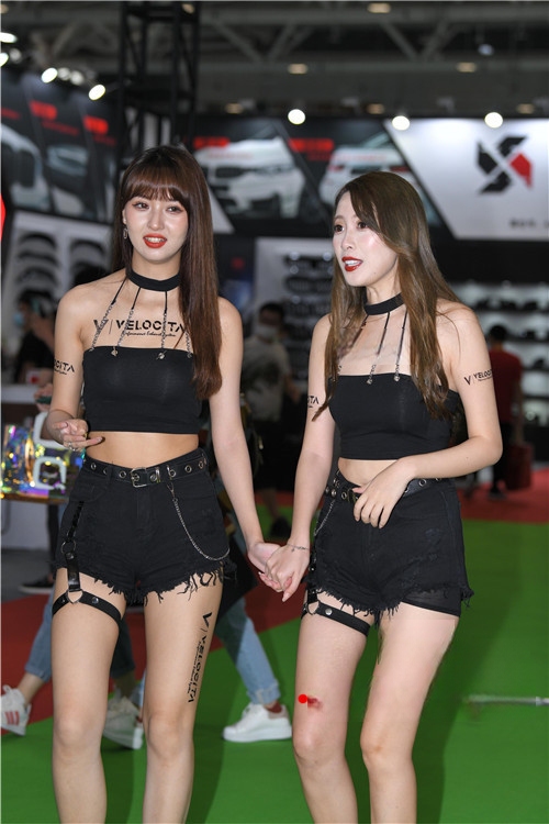 28698ygwxm50j05j.jpg