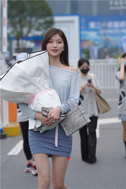 182720zb0n4wq52p.jpg