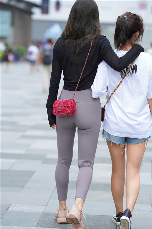 8939z35gs1ldg1d.jpg