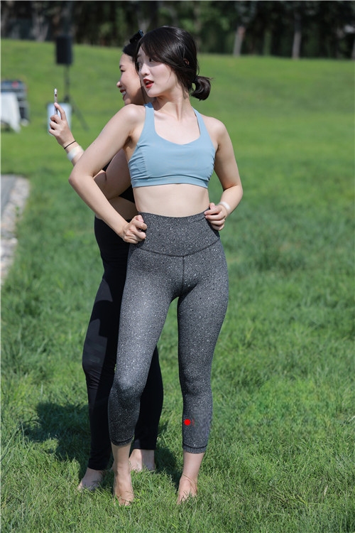 8820lm0vmbm43f3.jpg