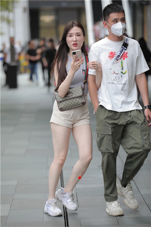 8816ynrocg5mc4k.jpg