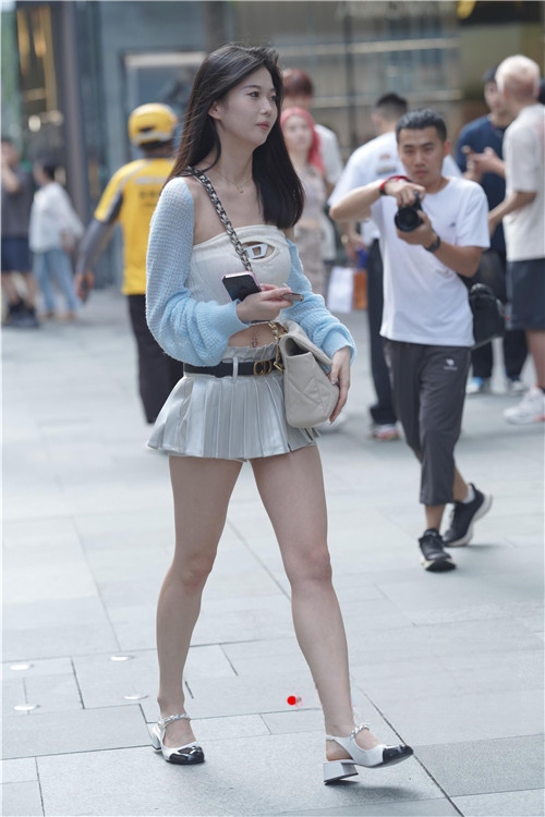 30932cqvtu4q01vf.jpg