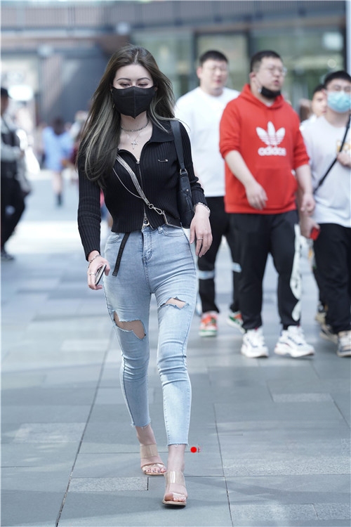 17438vlx4fxmzzn0.jpg