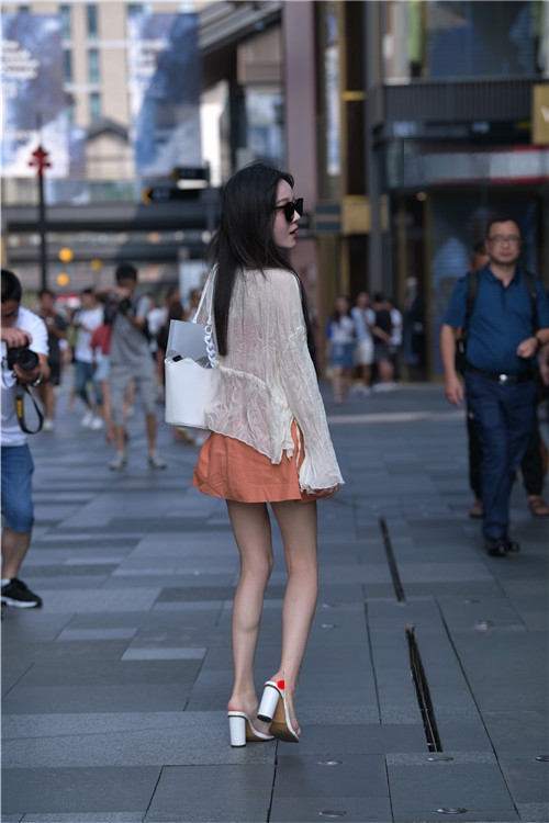 10689zndi0g25ogn.jpg