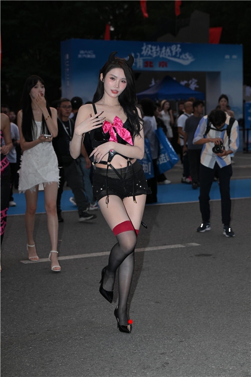26715khccf5qbi3b.jpg
