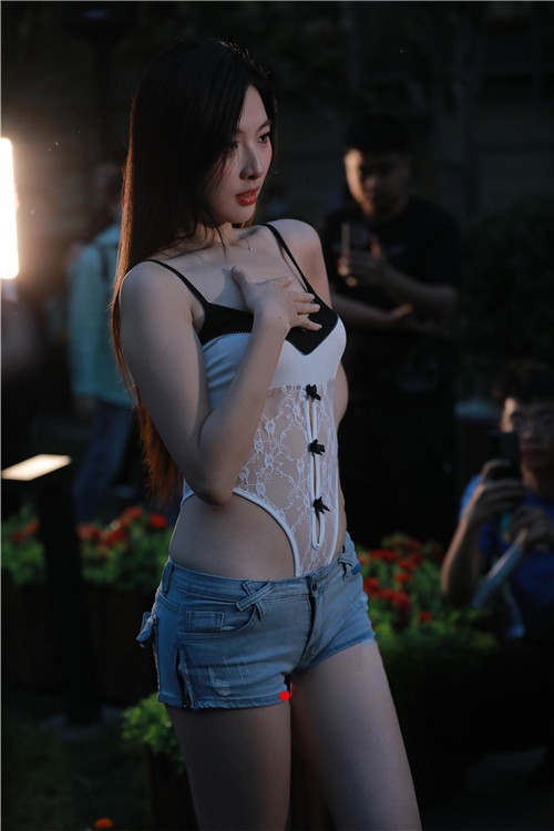 26261qybrzh0u44s.jpg