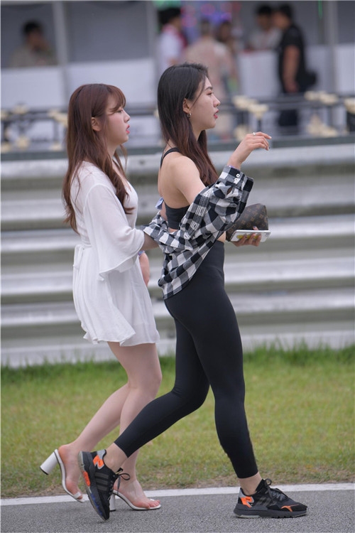 11780g4ssm0pthna.jpg