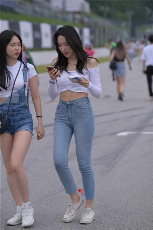 11778e4dj23h4rme.jpg