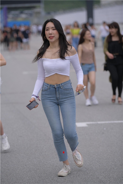 11778vzlxssala5i.jpg