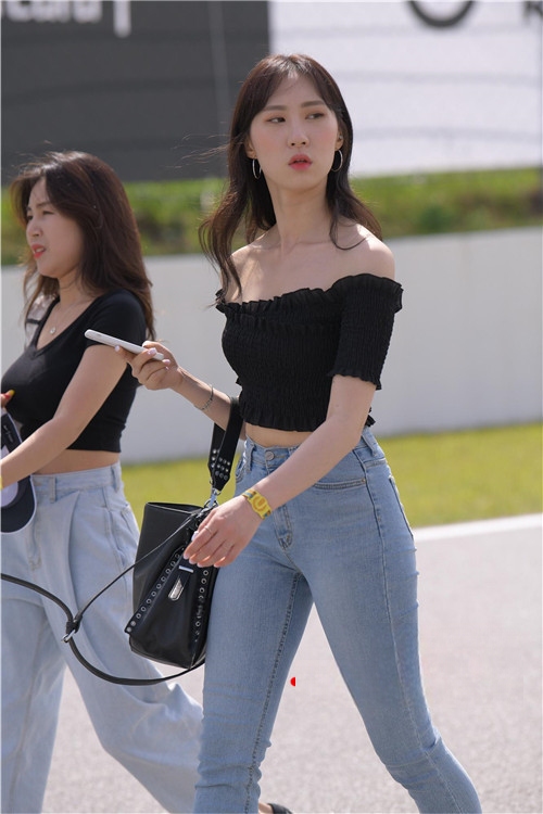 11715gxl4xhzjxd3.jpg