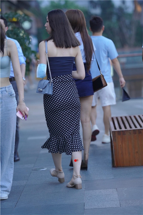 99443v5f1pcjow2.jpg