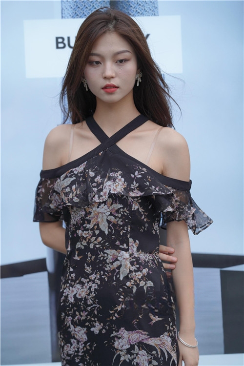 305262p52mat0mar.jpg
