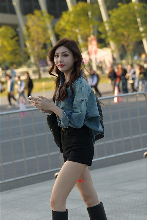 23462f3eq5hkkd02.jpg