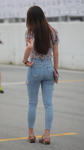 11684hvyb4mcvl4s.jpg