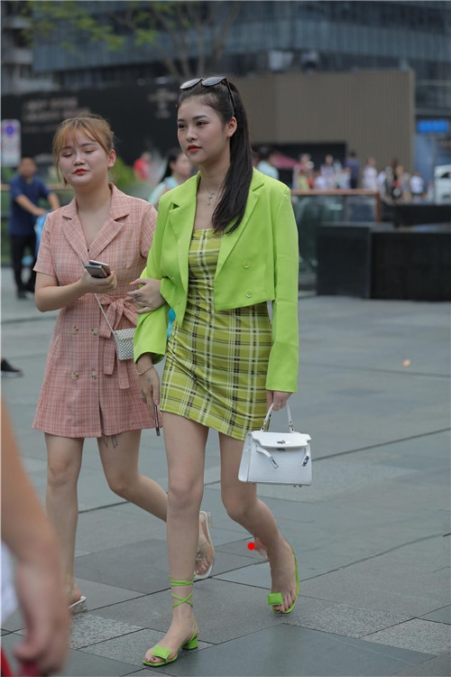 10835axm02flilek.jpg