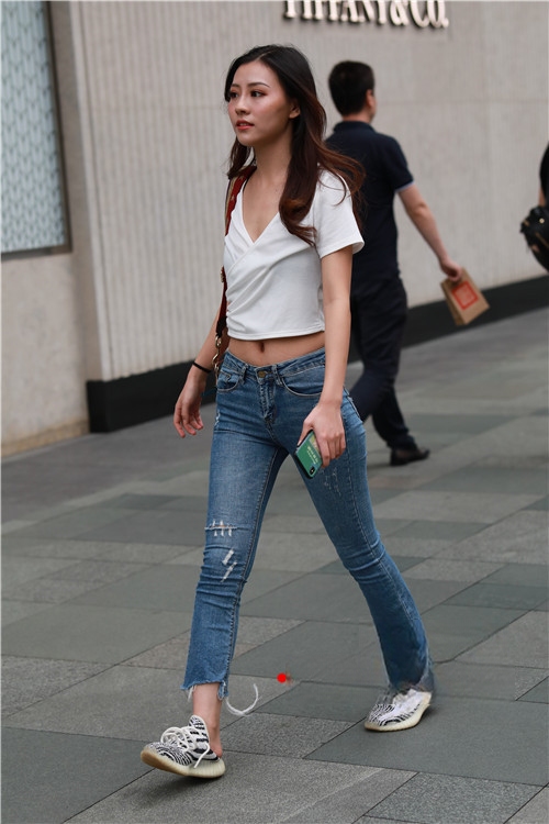 1055315ulyj0qx4p.jpg