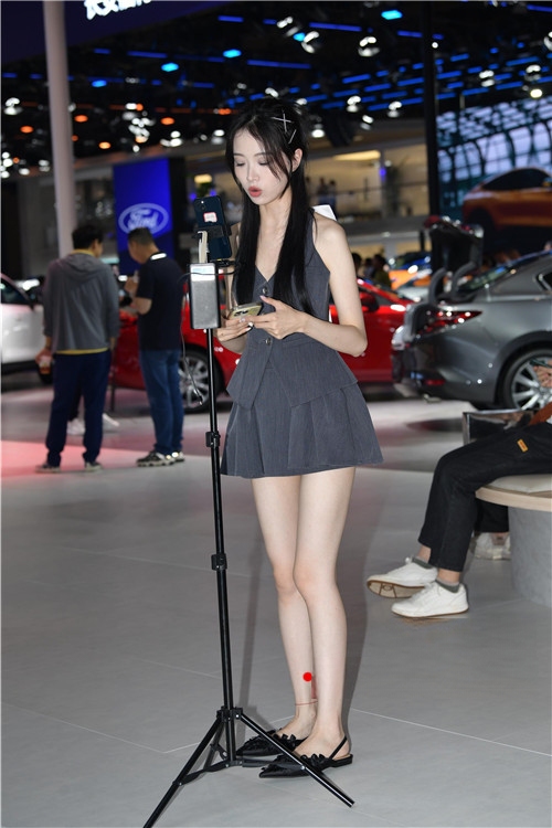 30129pj5xxd5inl0.jpg