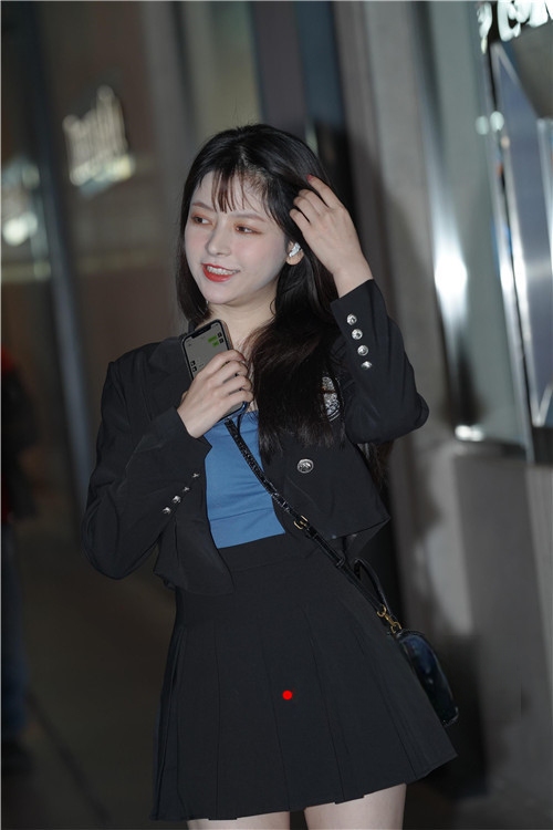 299642jp1yh42f3z.jpg