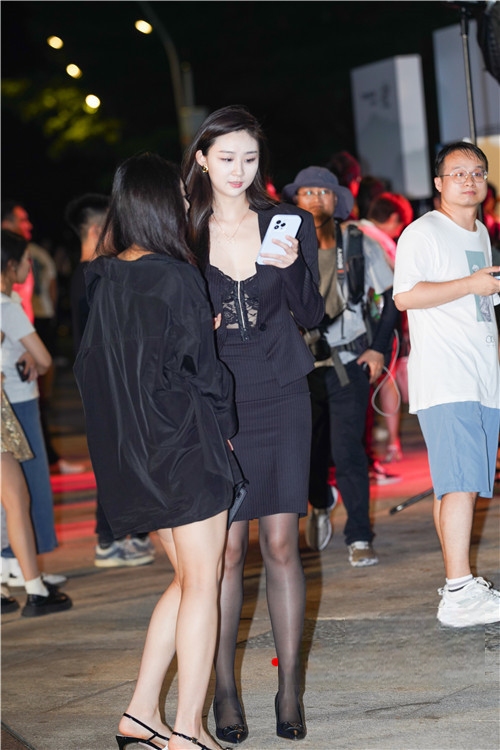 294890ybngawgkkl.jpg