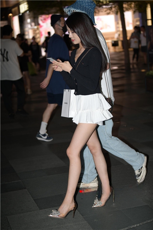 27509ruoxbw4wbjl.jpg