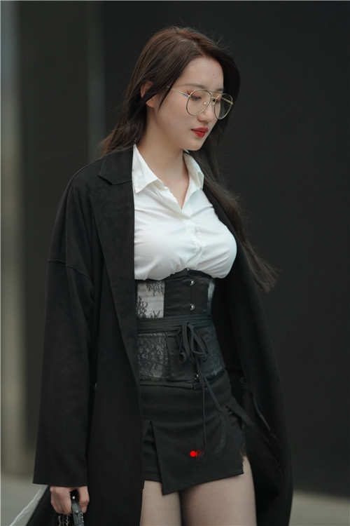 27959f03eicdgkbs.jpg