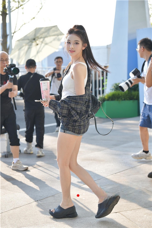 29272dlz5vtdorsr.jpg