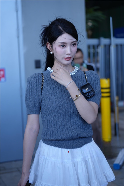 28969pkj3pzybgye.jpg