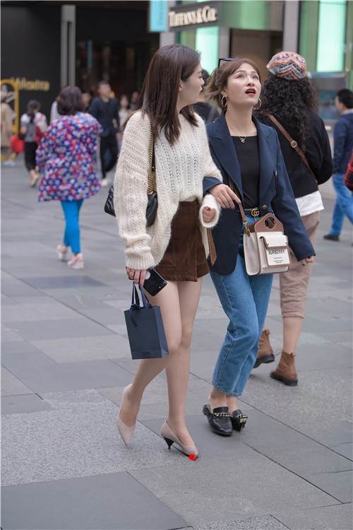 22246pah1vfm2jik.jpg