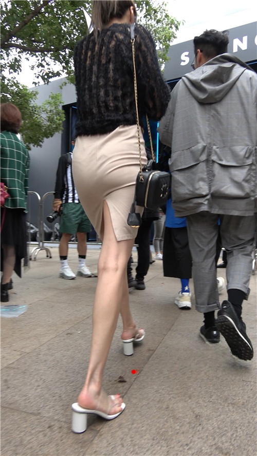 108722aygbbcqwv4.jpg