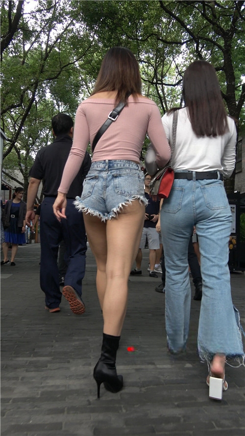10733thkm2xwdidt.jpg