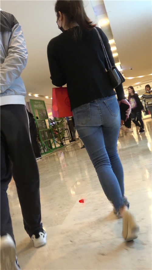 9899mcjmnfjuqu2.jpg