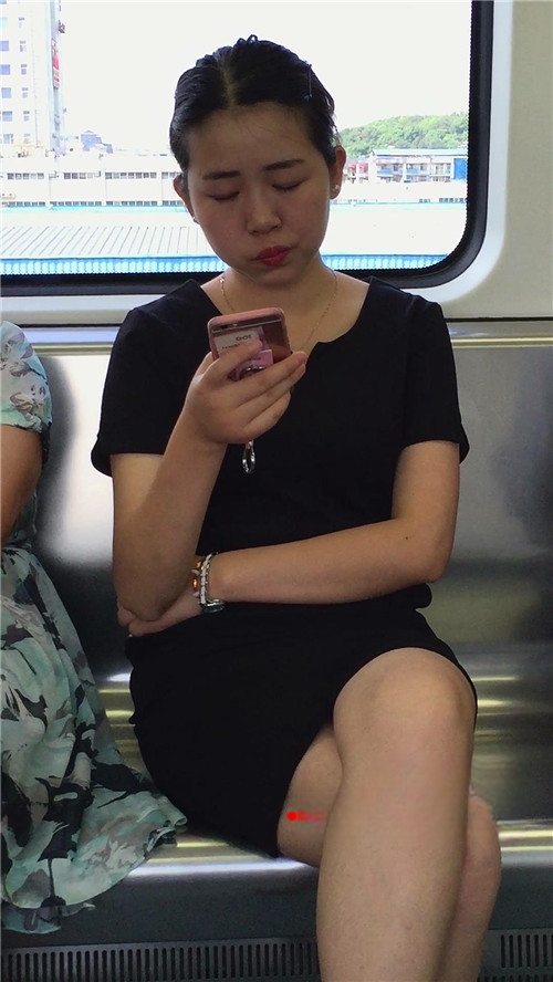 22746tpn51jsuowb.jpg