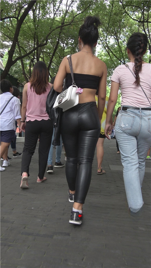105571rhxdebmzt1.jpg