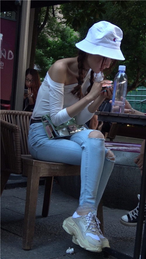969704mqh3mukkt.jpg