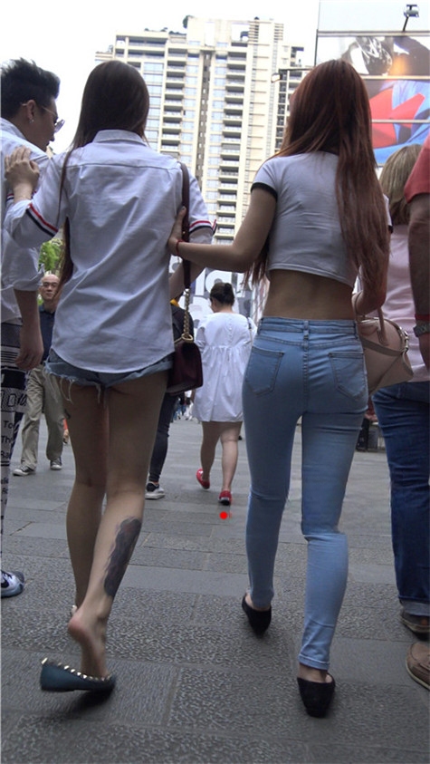 6077glzzng3h5q1.jpg