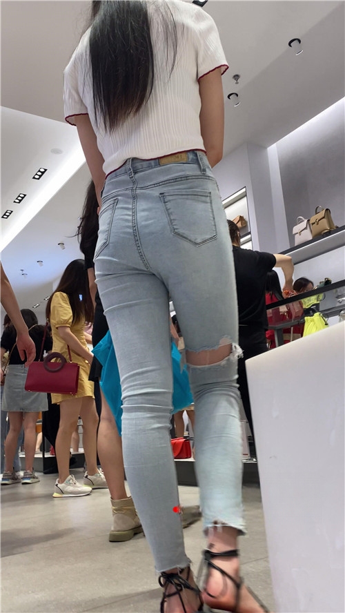147494o4g5p0wa23.jpg