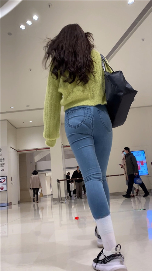 14294fk2tmrzoymy.jpg