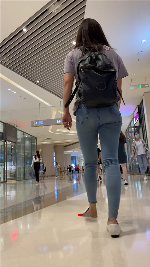 14254o41klqlm4gp.jpg