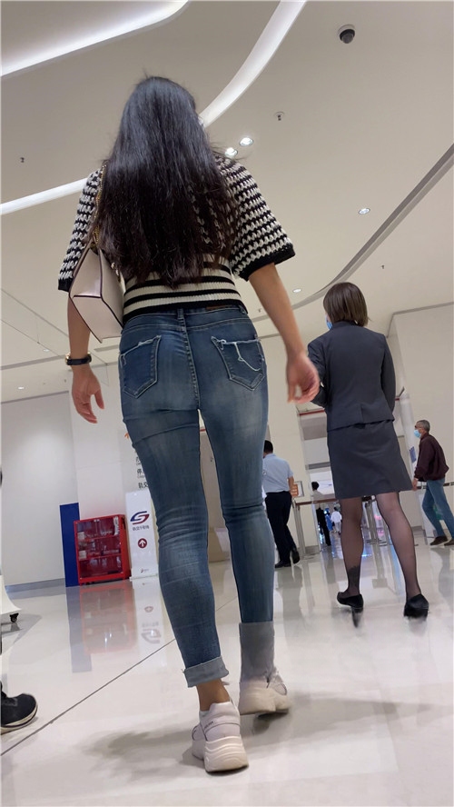 13801bj3fwpxrypb.jpg