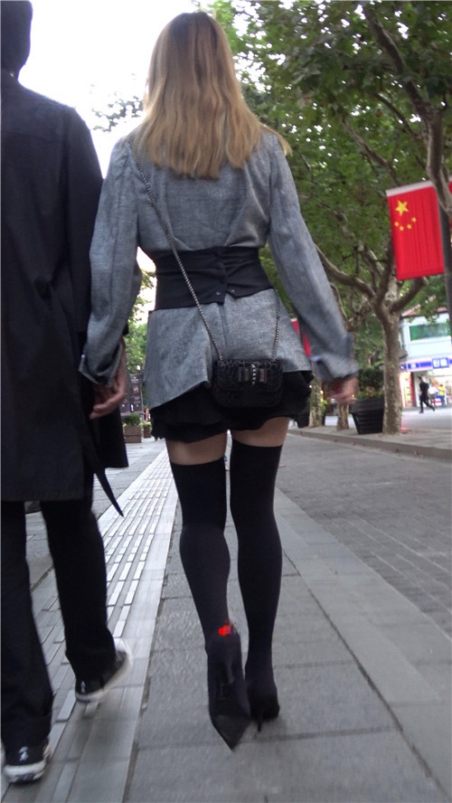 11015ijsv3j4s5ot.jpg