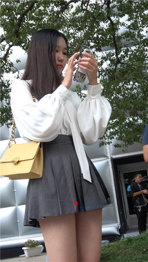 108913cmkj4mgein.jpg